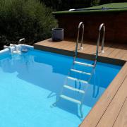 Detalle montaje piscina desmontable con tarima